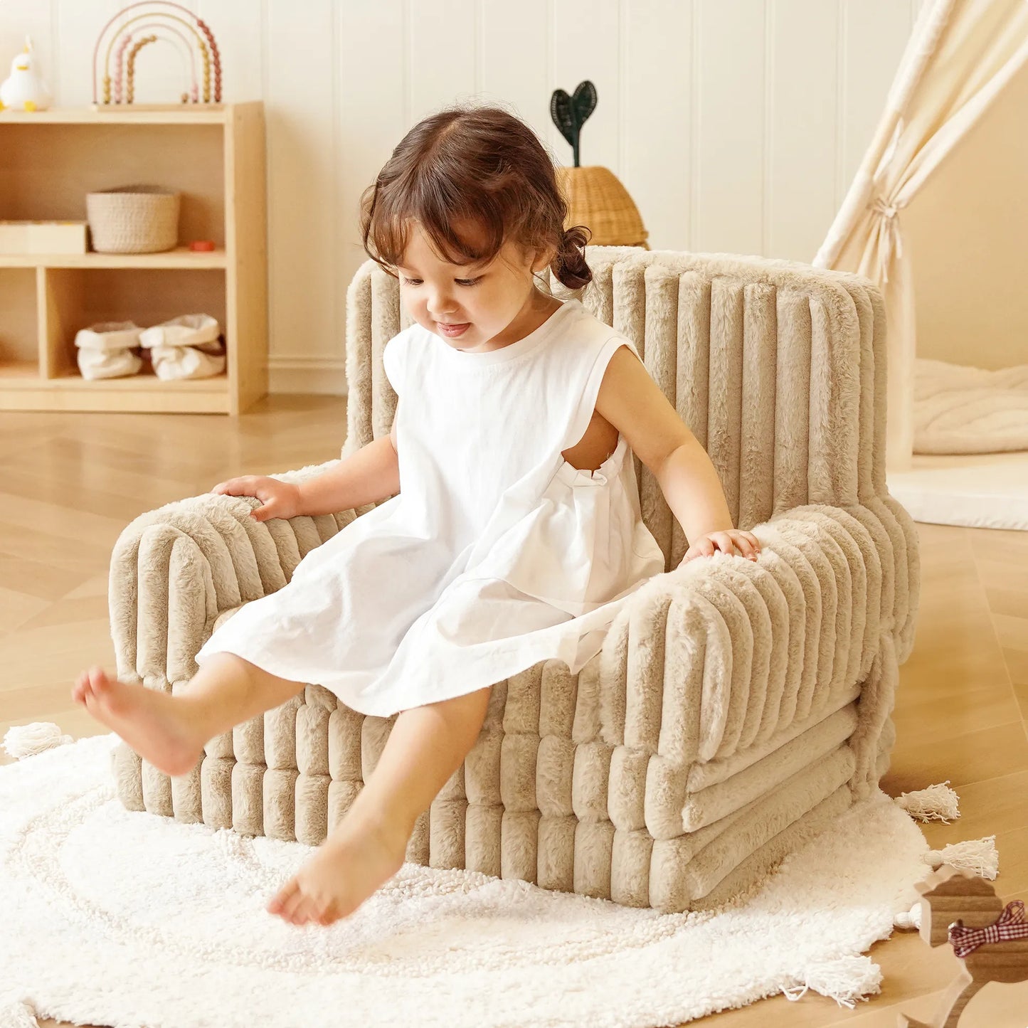 Jauki vaikiška sofa-kėdutė – minkštas kampelis vaiko svajonėms